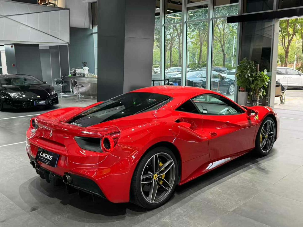 法拉利 GTC4Lusso  2017款 3.9T V8圖片