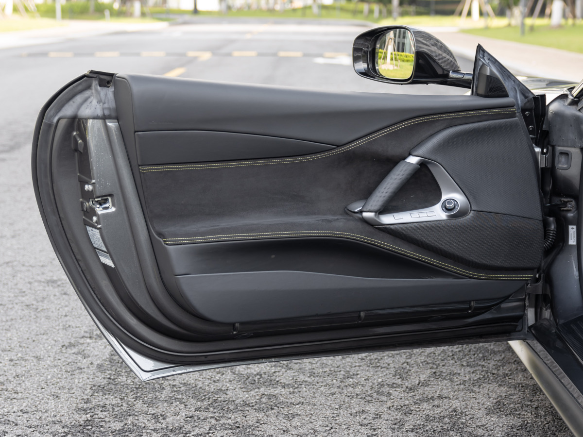 法拉利 812 Superfast  2017款 6.5L 標準型圖片