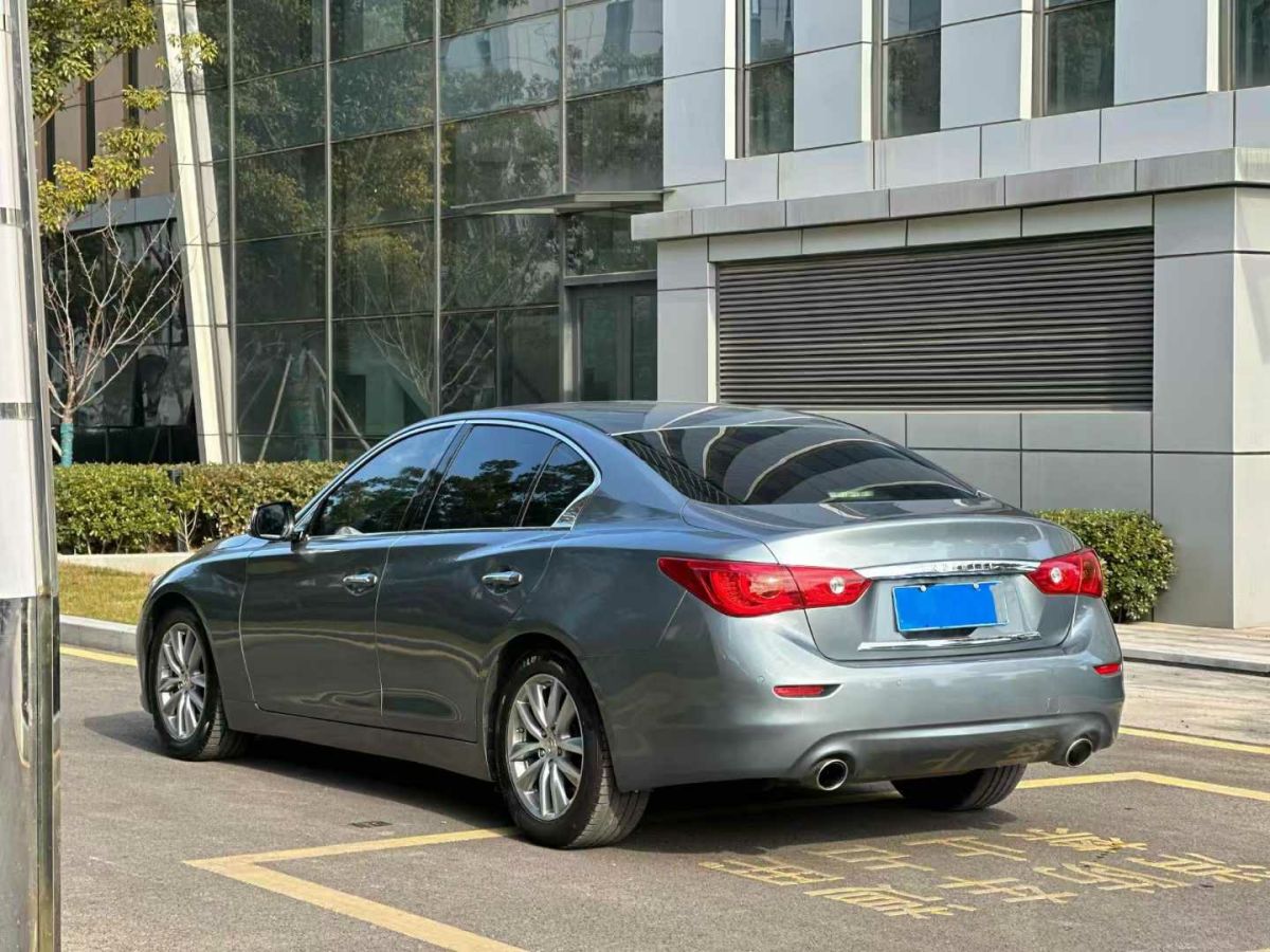 2015年1月英菲尼迪 Q70  2015款 Q70L 2.5 奢華版