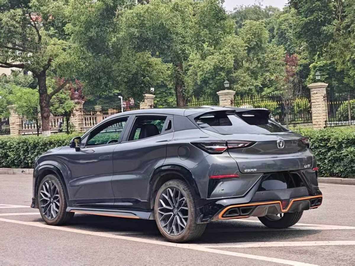 長(zhǎng)安 UNI-T  2022款 1.5T 卓越型圖片