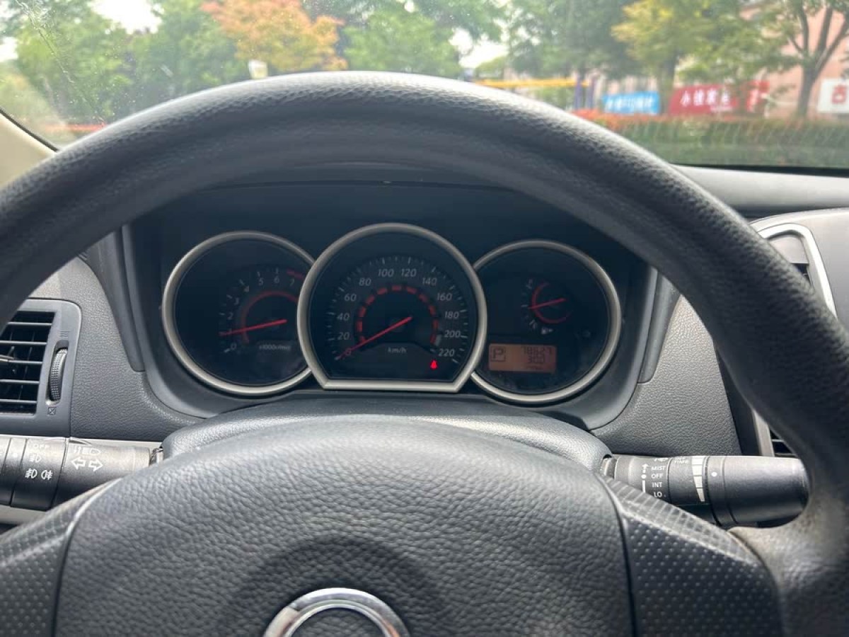 日產 軒逸  2019款 經典 1.6XE+ CVT智聯(lián)領先版圖片