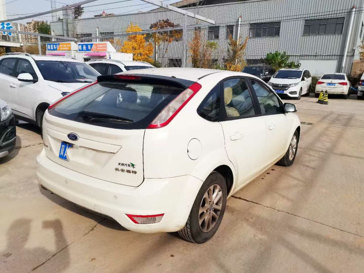 福特 ?？怂? 2015款 2.0T ST 標(biāo)準(zhǔn)版圖片