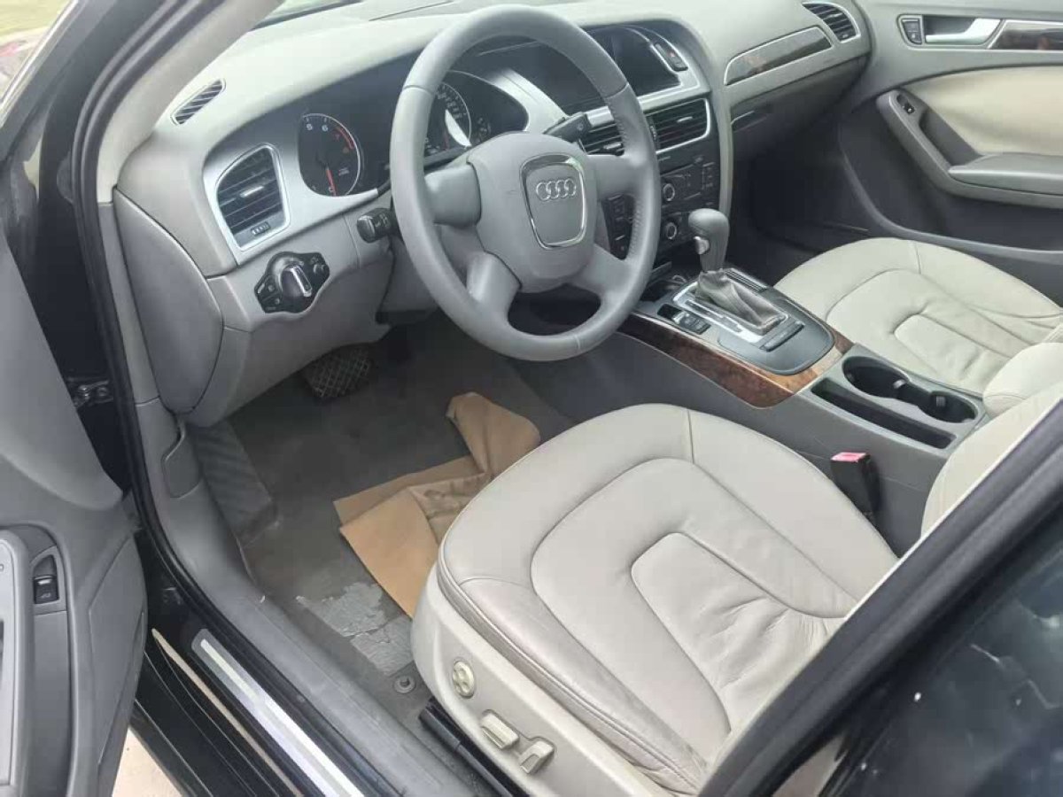 奧迪 奧迪A4L  2009款 2.0 TFSI 標(biāo)準(zhǔn)型圖片