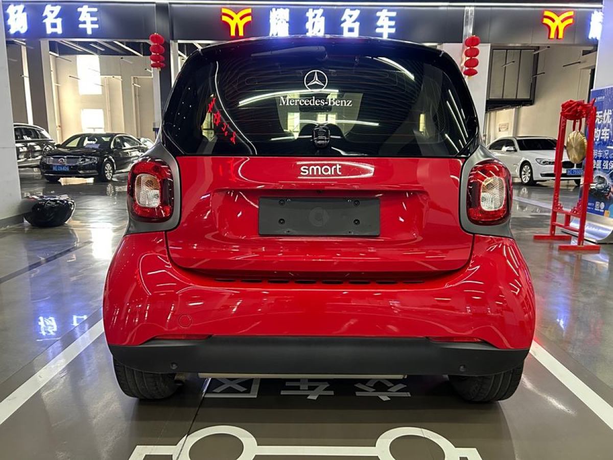 2019年2月smart fortwo  2018款 1.0L 52千瓦硬頂激情版