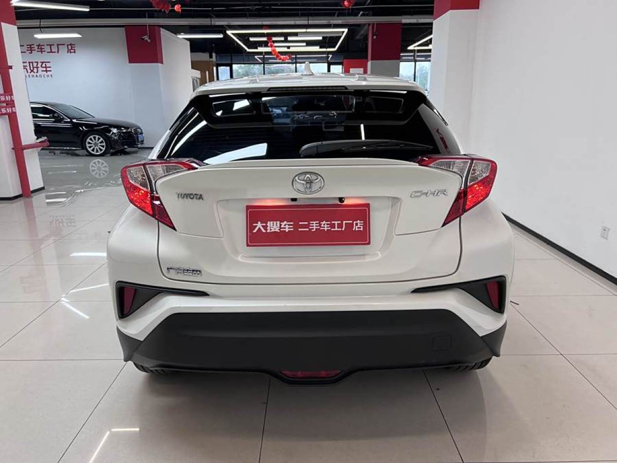 豐田 C-HR  2020款 2.0L 領(lǐng)先版圖片