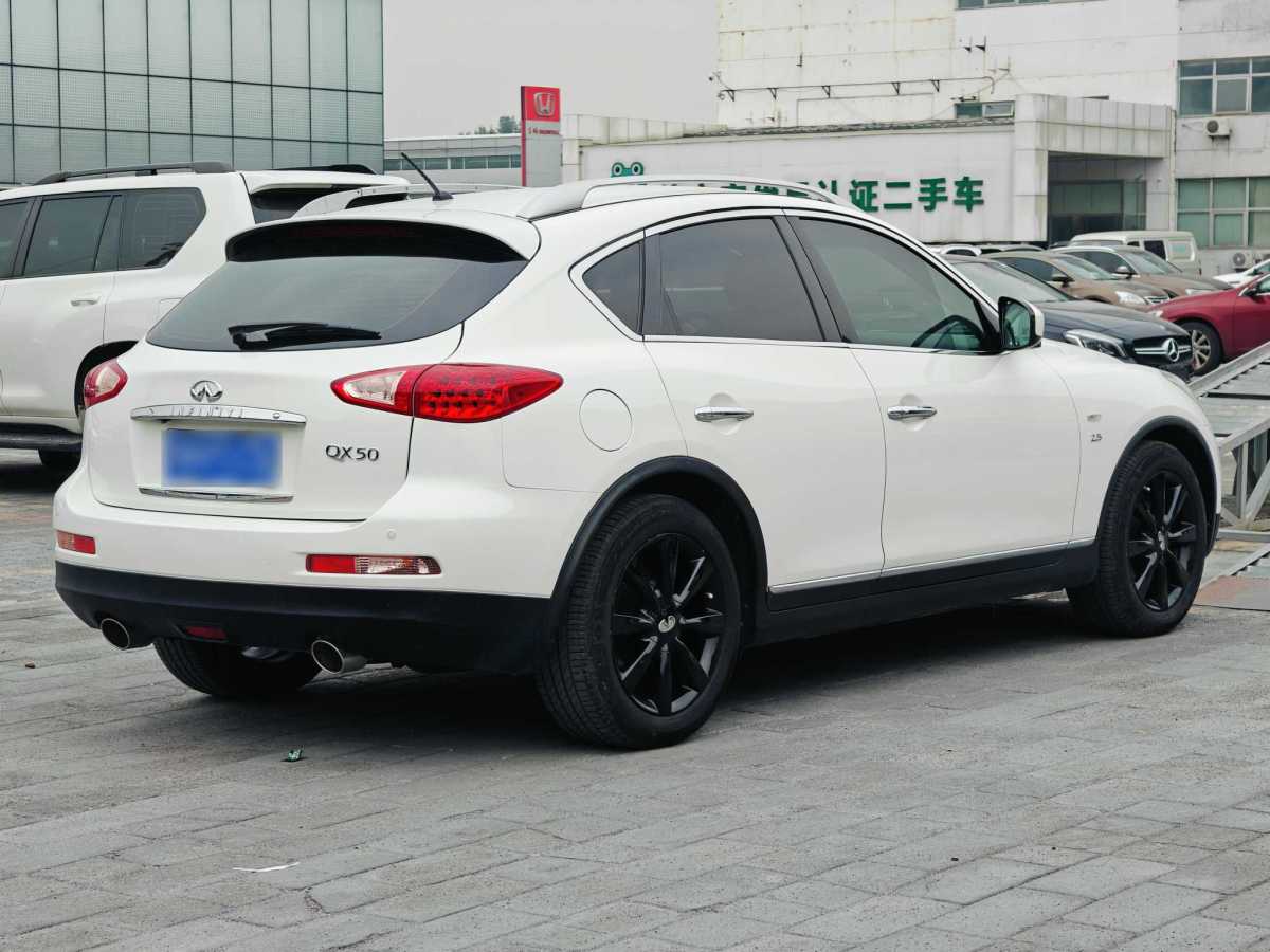 2014年9月英菲尼迪 QX50  2013款 2.5L 兩驅(qū)優(yōu)雅版