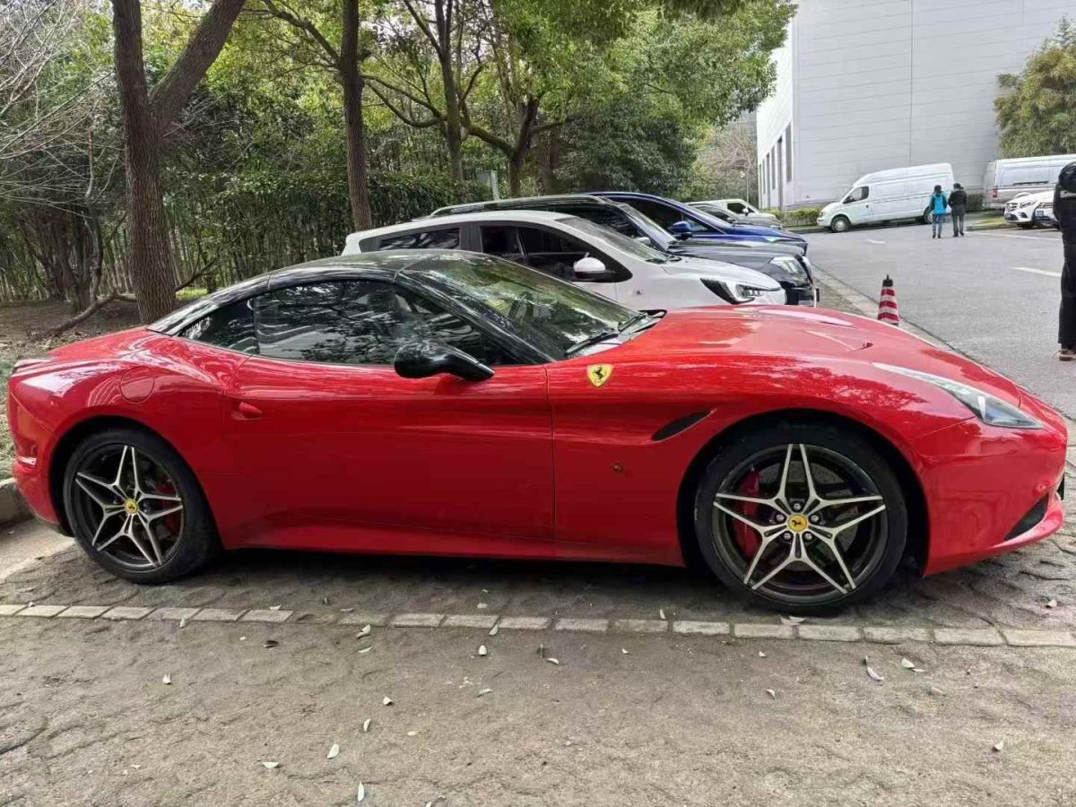 法拉利 GTC4Lusso  2017款 3.9T V8圖片