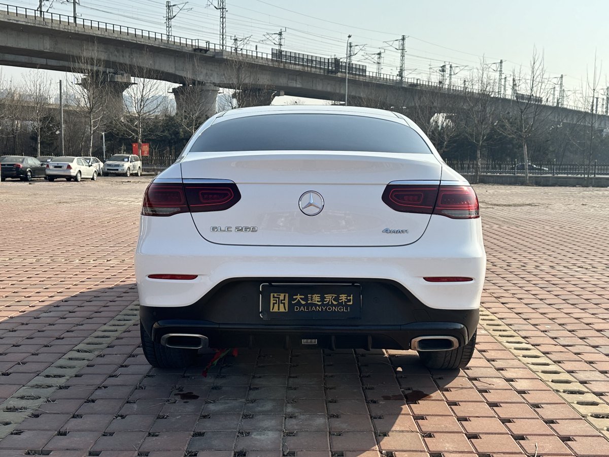 奔馳 奔馳GLC  2022款 改款 GLC 260 4MATIC 轎跑SUV圖片