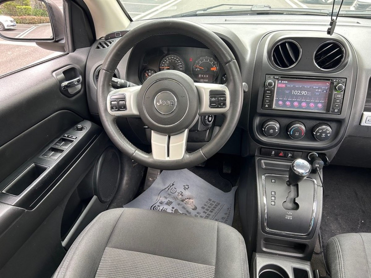 Jeep 指南者  2014款 改款 2.0L 两驱进取版图片