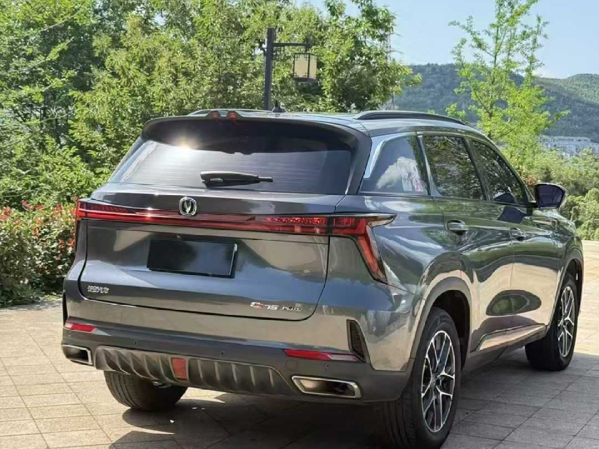 長(zhǎng)安 CS75  2022款 藍(lán)鯨版 1.5T DCT尊貴型圖片