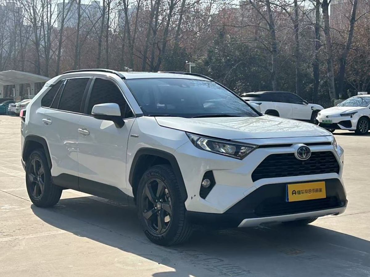 豐田 RAV4榮放  2023款 雙擎 2.5L E-CVT四驅(qū)精英Plus版圖片