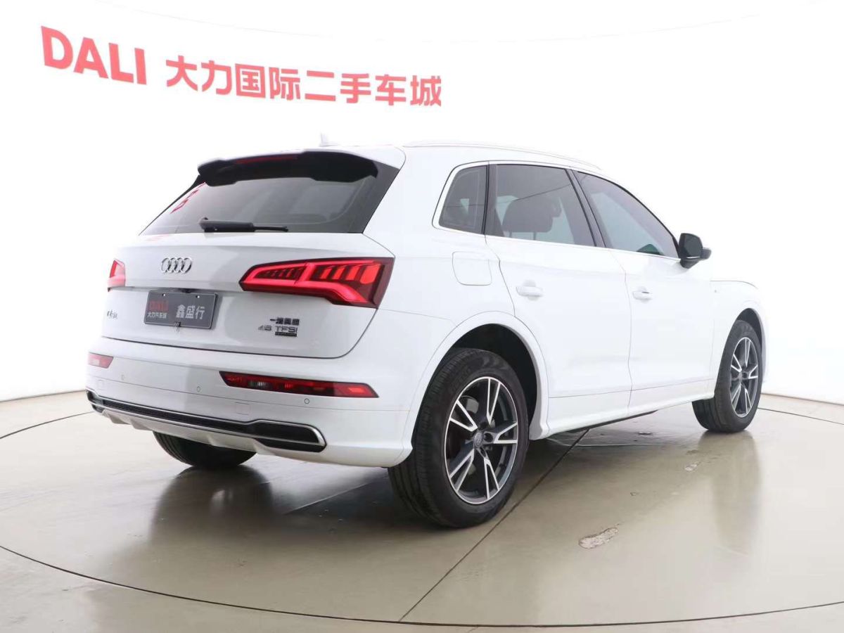 奧迪 奧迪Q3  2019款  35 TFSI 進(jìn)取動(dòng)感型圖片