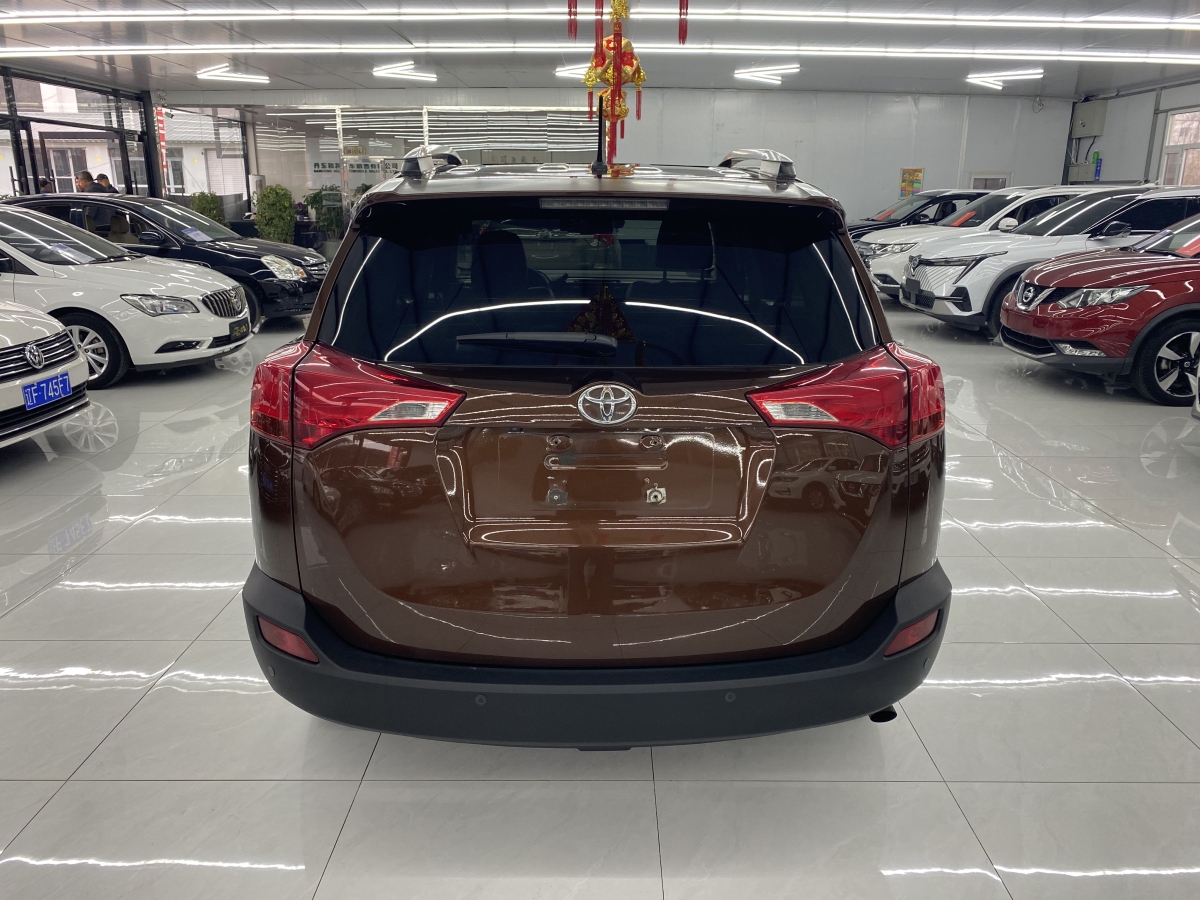 豐田 RAV4榮放  2013款 2.5L 自動四驅(qū)尊貴版圖片