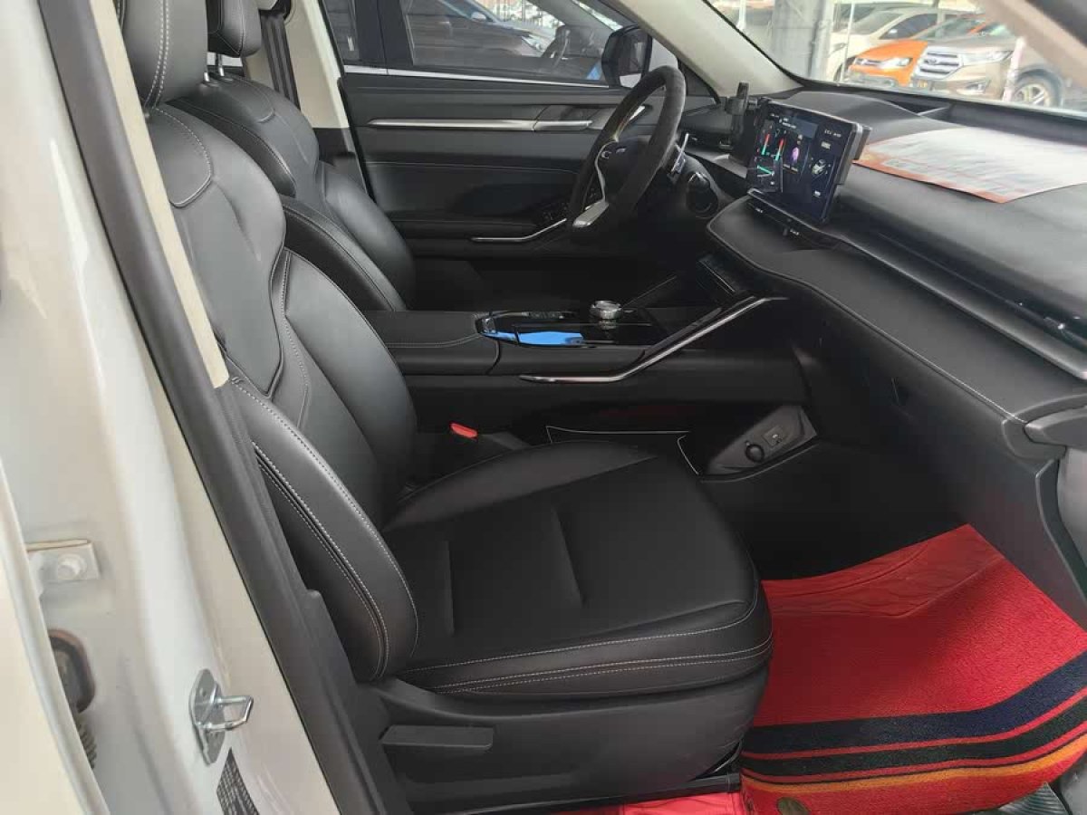 哈弗 H6  2022款 第三代 1.5T 自動(dòng)兩驅(qū)Plus圖片