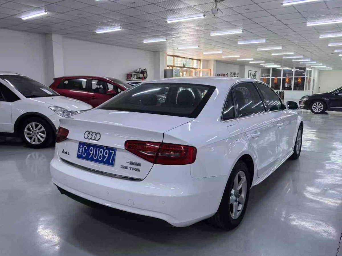 2013年1月奧迪 奧迪A4L  2013款 35 TFSI 自動標(biāo)準(zhǔn)型