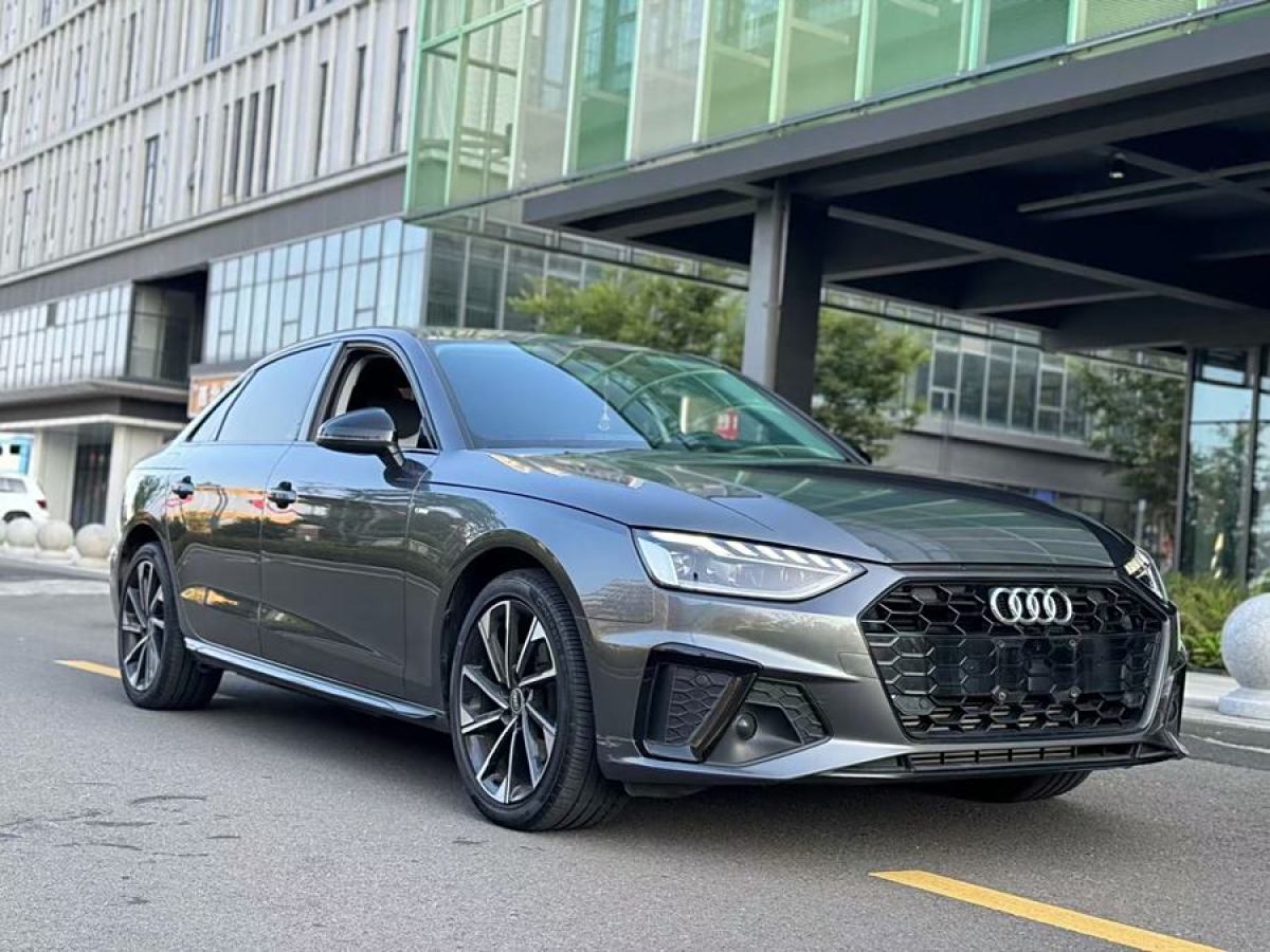 奧迪 奧迪A4L  2022款 40 TFSI 豪華動感型圖片