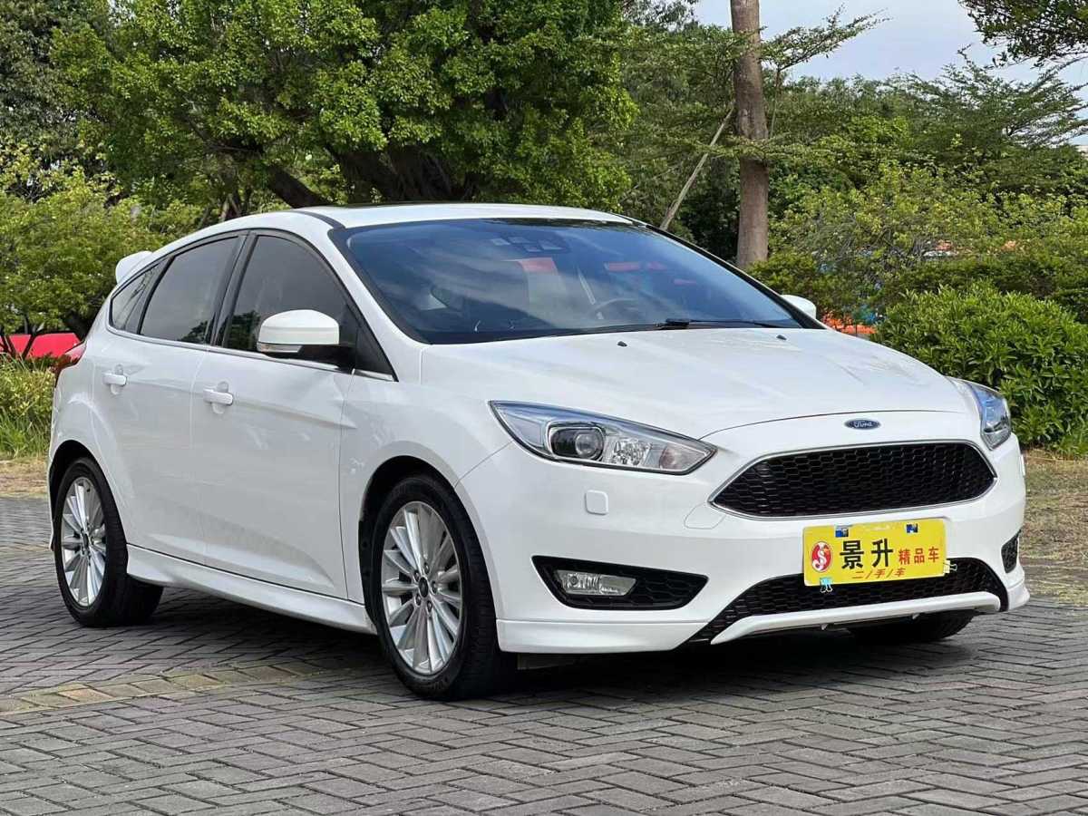 福特 福克斯  2018款 兩廂經(jīng)典 EcoBoost 180 自動(dòng)運(yùn)動(dòng)型圖片