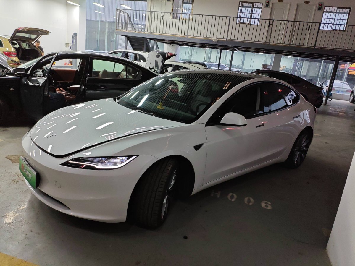 特斯拉 Model 3  2023款 煥新版 后輪驅(qū)動(dòng)圖片