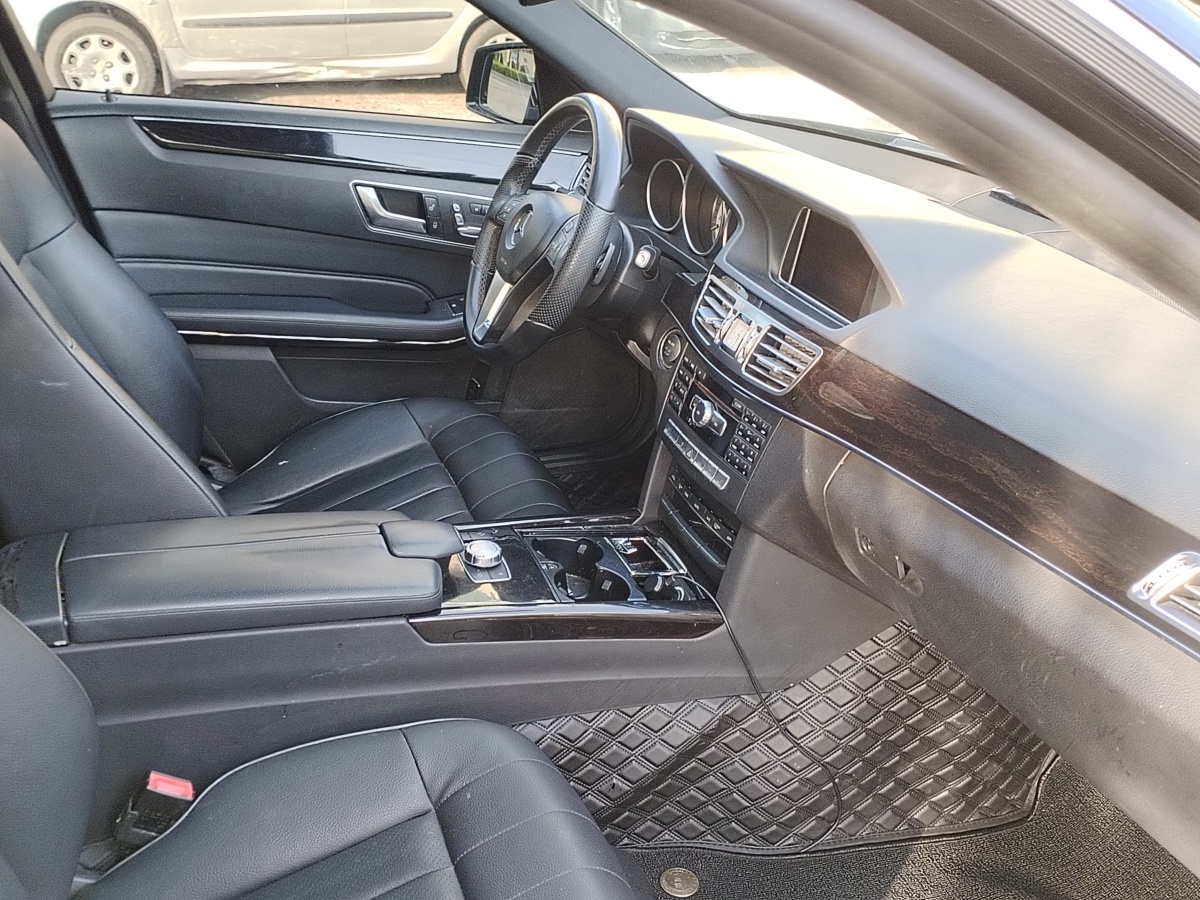 奔驰 奔驰E级  2015款 改款 E 260 L 运动时尚型图片