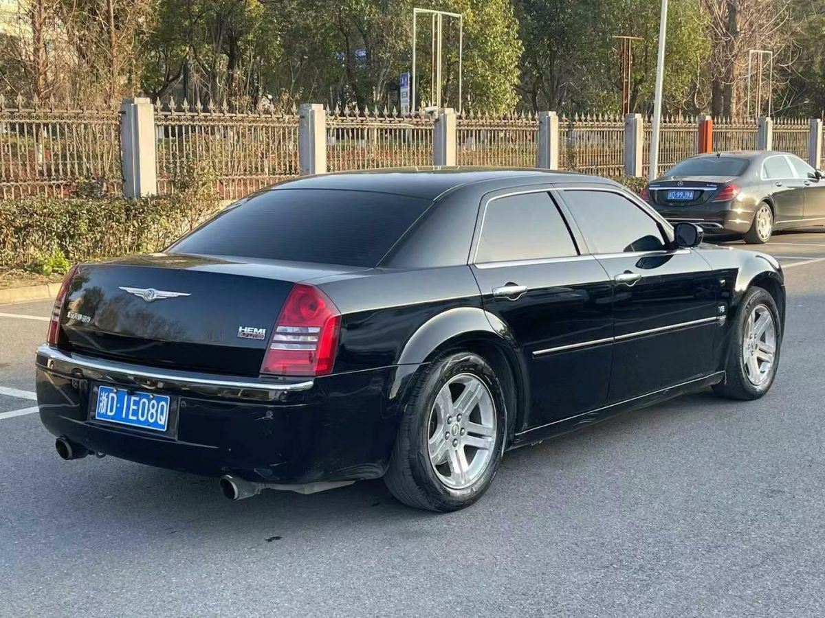 克萊斯勒 300C 圖片