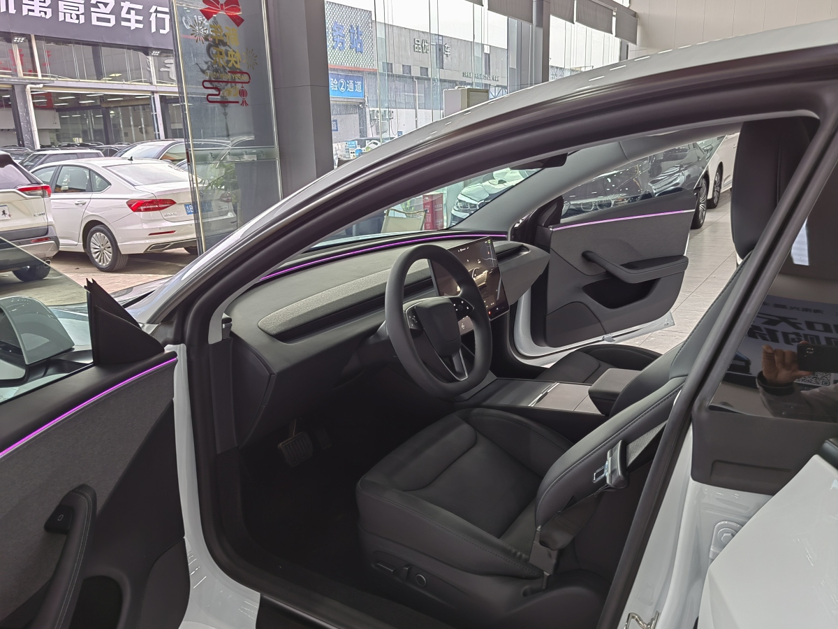 特斯拉 Model 3  2023款 煥新版 后輪驅(qū)動圖片