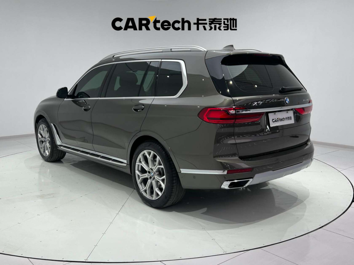 寶馬 寶馬X7  2022款 xDrive40i 領(lǐng)先型豪華套裝圖片