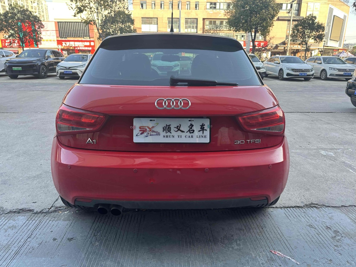 奧迪 奧迪A1  2014款 30 TFSI Sportback時(shí)尚型圖片