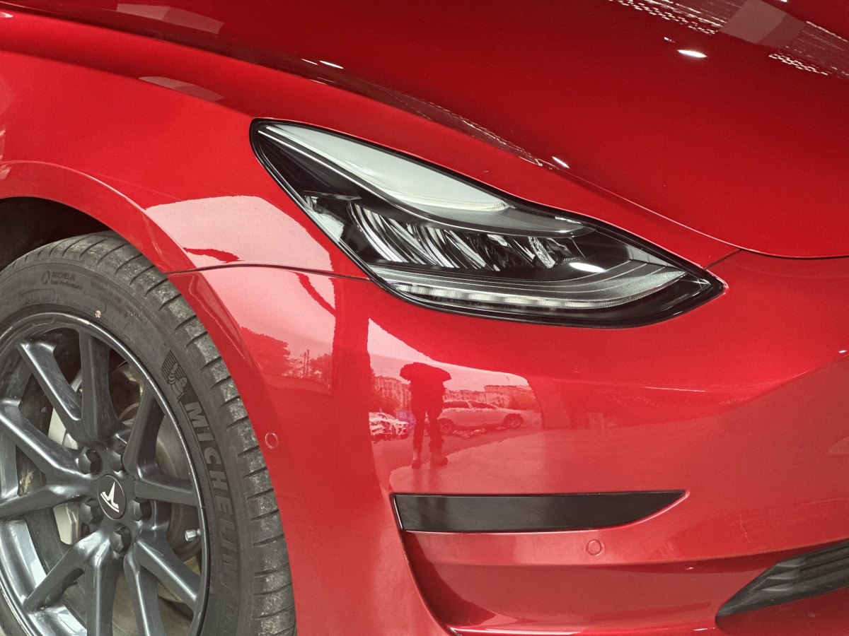 特斯拉 Model 3  2019款 標(biāo)準(zhǔn)續(xù)航后驅(qū)升級版圖片