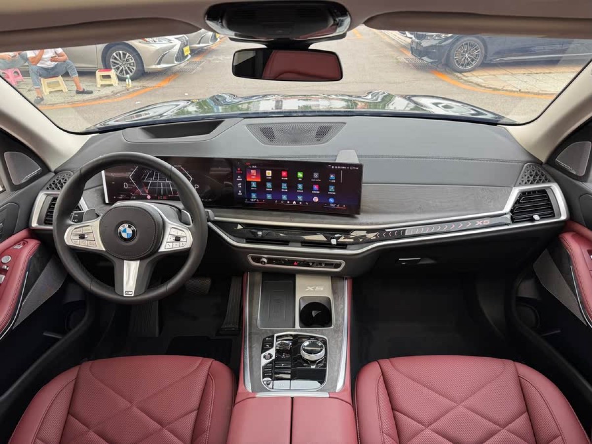 寶馬 寶馬X5  2023款 xDrive 30Li 尊享型M運(yùn)動(dòng)曜夜套裝圖片