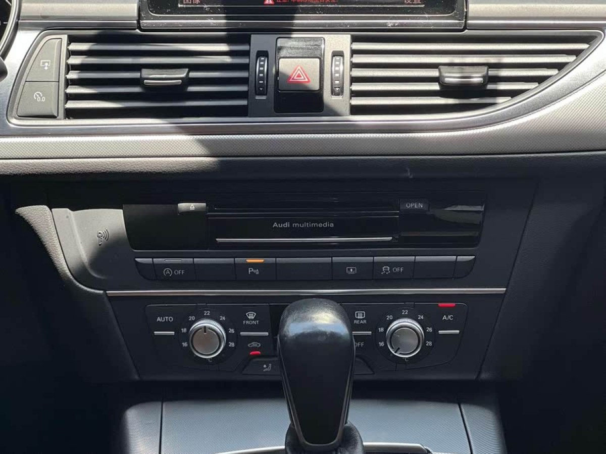 奧迪 奧迪A4L  2018款 30周年年型 30 TFSI 進取型圖片