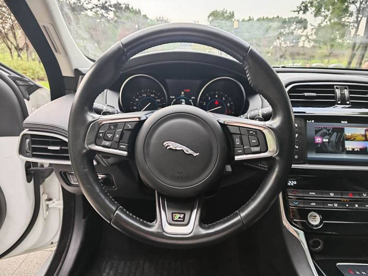 捷豹 XE  2015款 2.0T 200PS R-Sport圖片