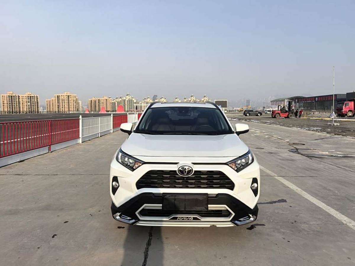 豐田 RAV4榮放  2022款 2.0L CVT兩驅(qū)風(fēng)尚Plus版圖片