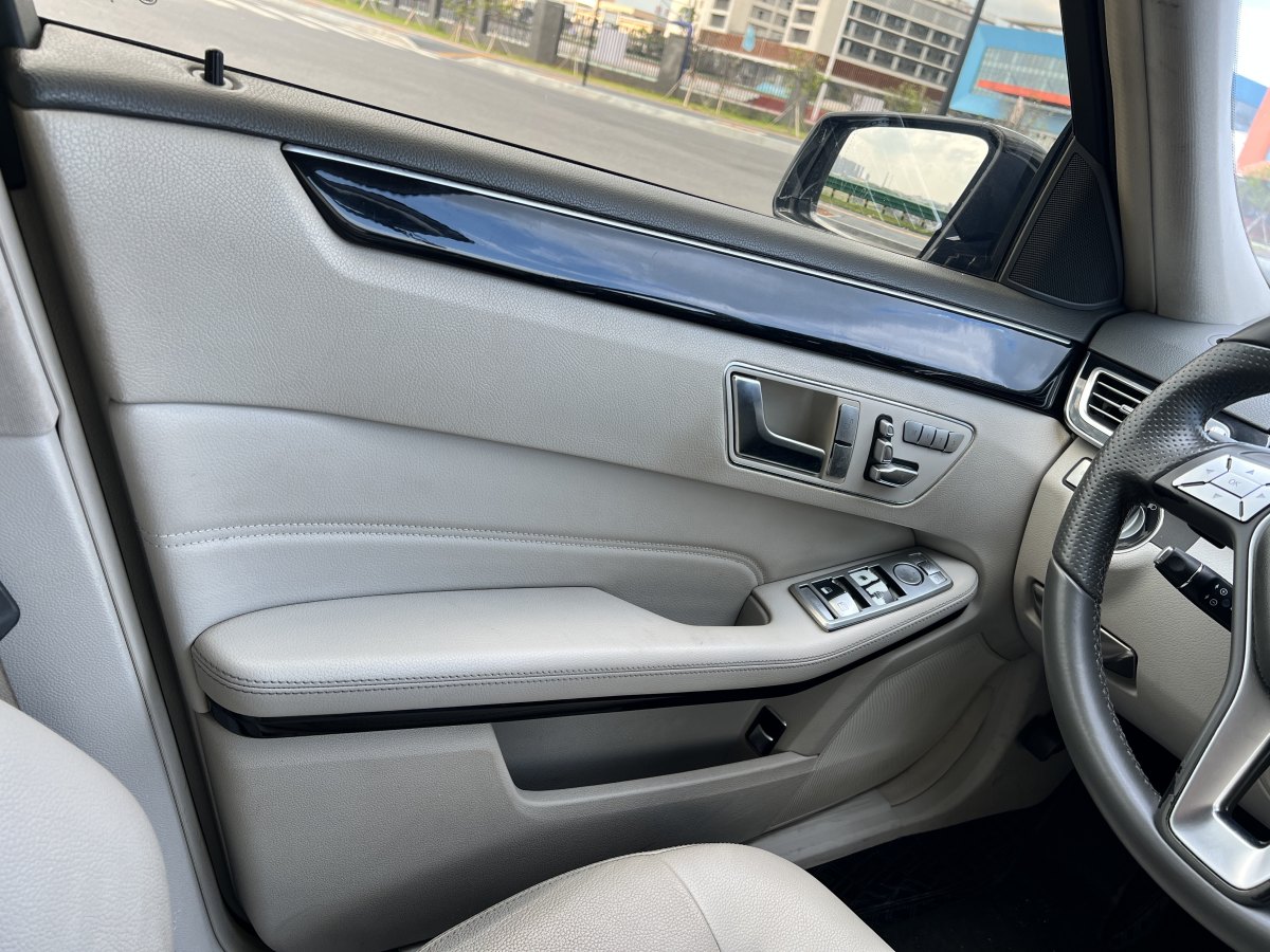 2014年2月奔馳 奔馳E級  2013款 E 260 L CGI優(yōu)雅型