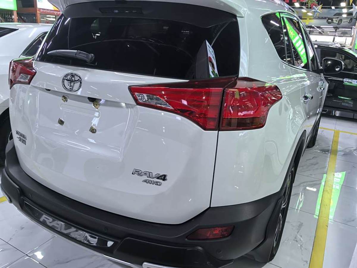 2015年11月豐田 RAV4榮放  2015款 2.5L 自動四驅(qū)精英版