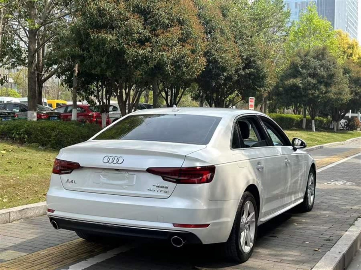 奧迪 奧迪A4L  2018款 30周年年型 40 TFSI 進(jìn)取型圖片