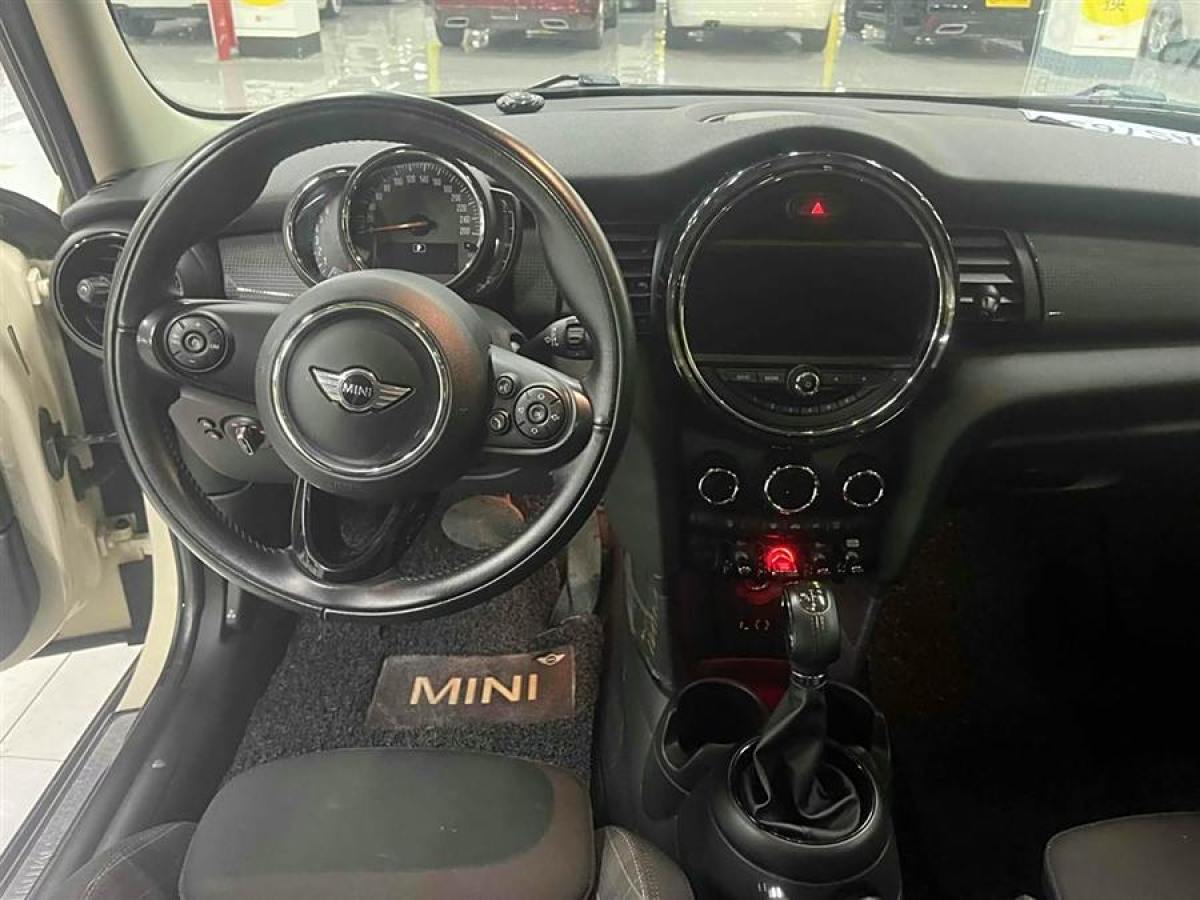 MINI MINI  2018款 1.5T COOPER 經(jīng)典派 五門(mén)版圖片