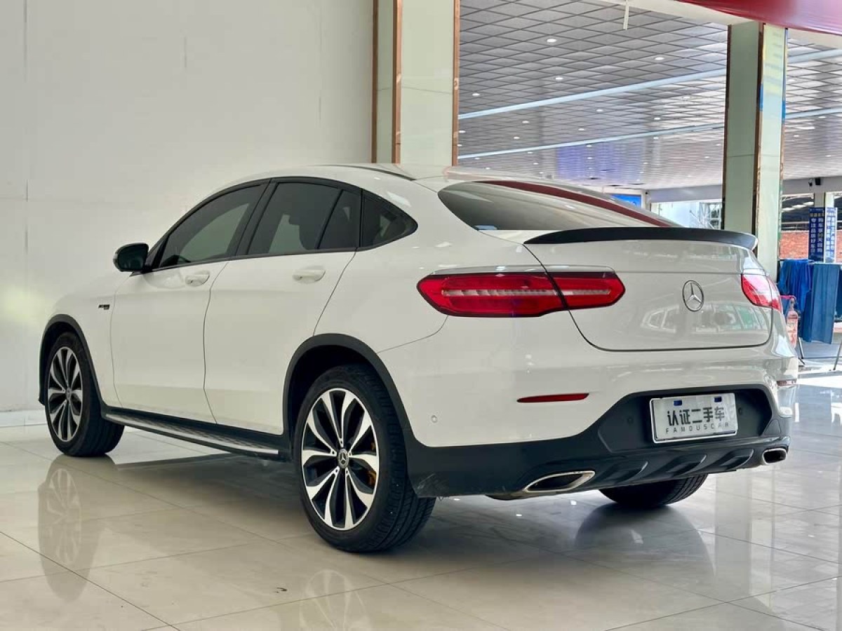奔馳 奔馳GLC  2023款 改款 GLC 260 4MATIC 轎跑SUV圖片