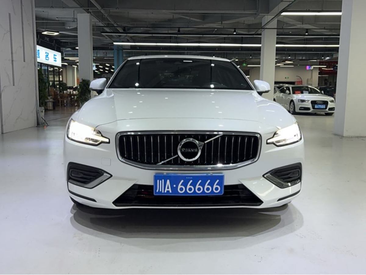 2022年6月沃爾沃 S60L  2022款 B4 智逸豪華版