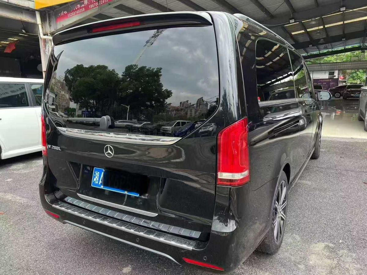 奔馳 禮驪汽車V級  2023款 醒獅系列 2.0T 琥 7座圖片
