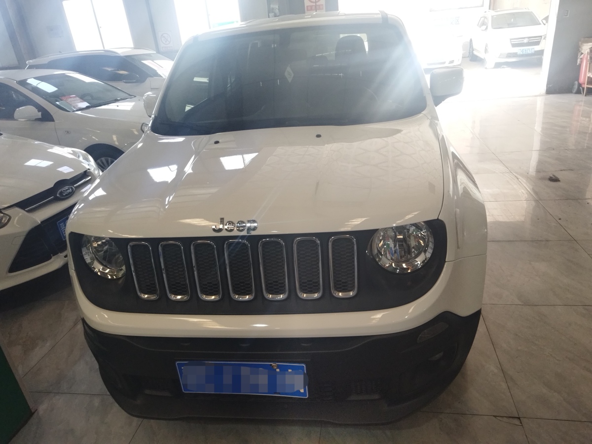 Jeep 自由俠  2018款 互聯(lián)大屏版 180T 自動動能版+圖片