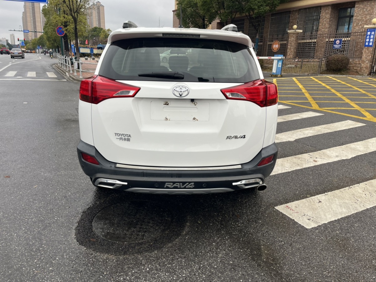 豐田 RAV4榮放  2015款 2.0L CVT兩驅(qū)都市版圖片