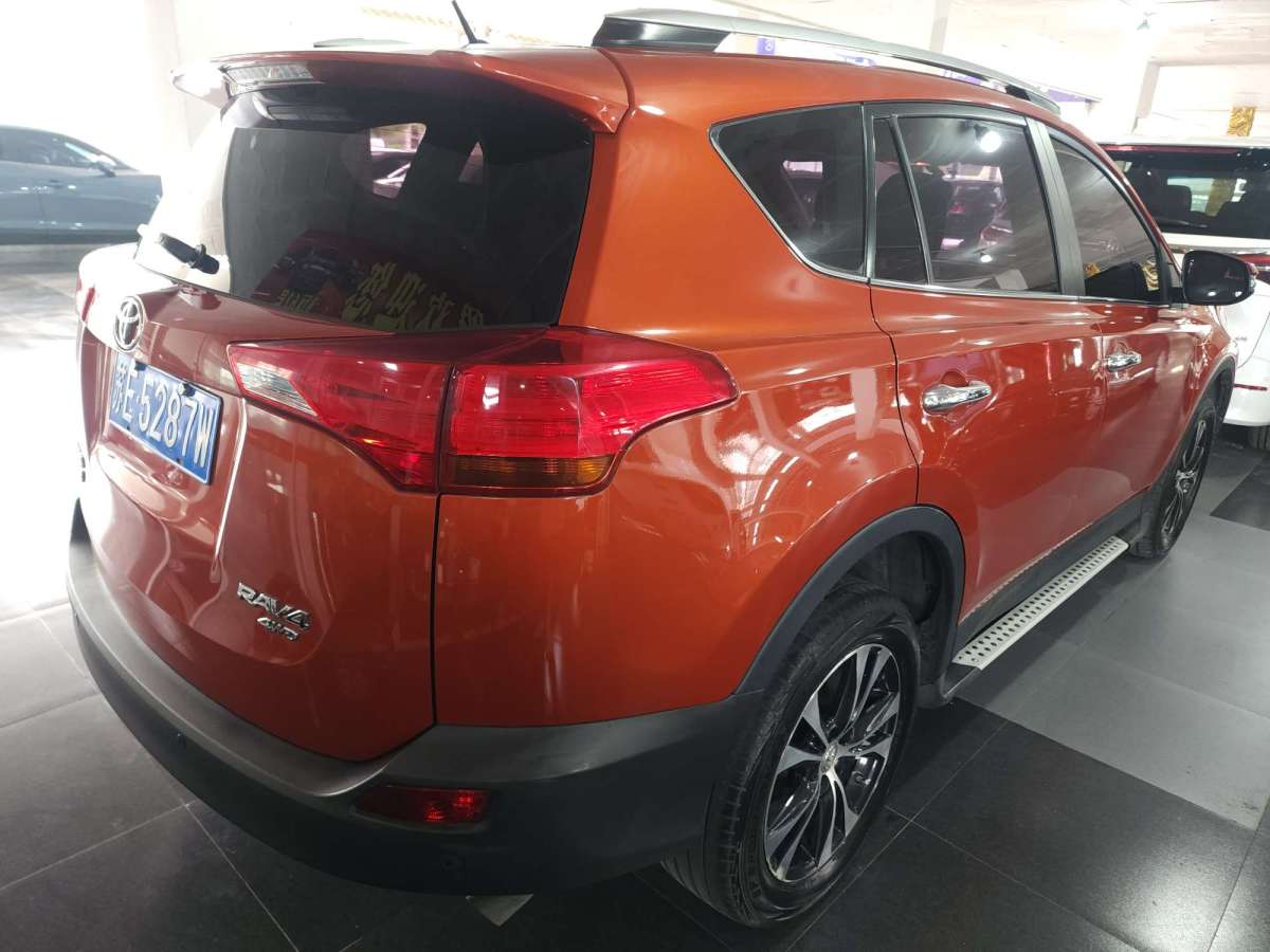 2013年6月豐田 RAV4榮放  2013款 2.5L 自動(dòng)四驅(qū)尊貴版