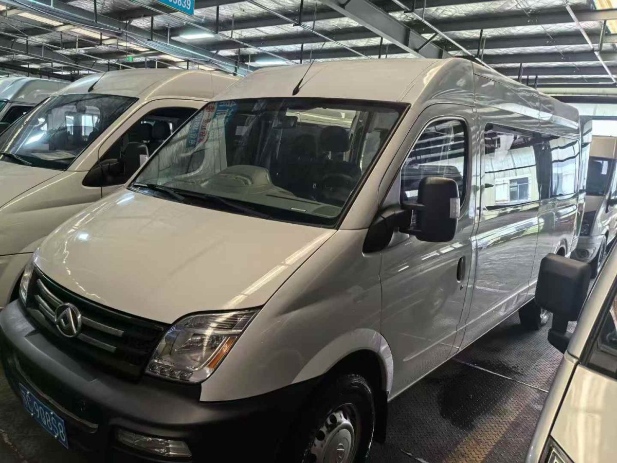 上汽大通 V80  2020款 2.0T AMT PLUS城市版短軸超低頂5/6座圖片