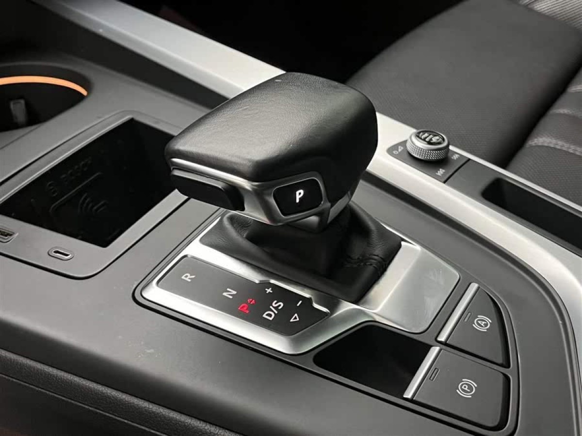 奧迪 奧迪A4L  2020款 40 TFSI 時(shí)尚動(dòng)感型圖片