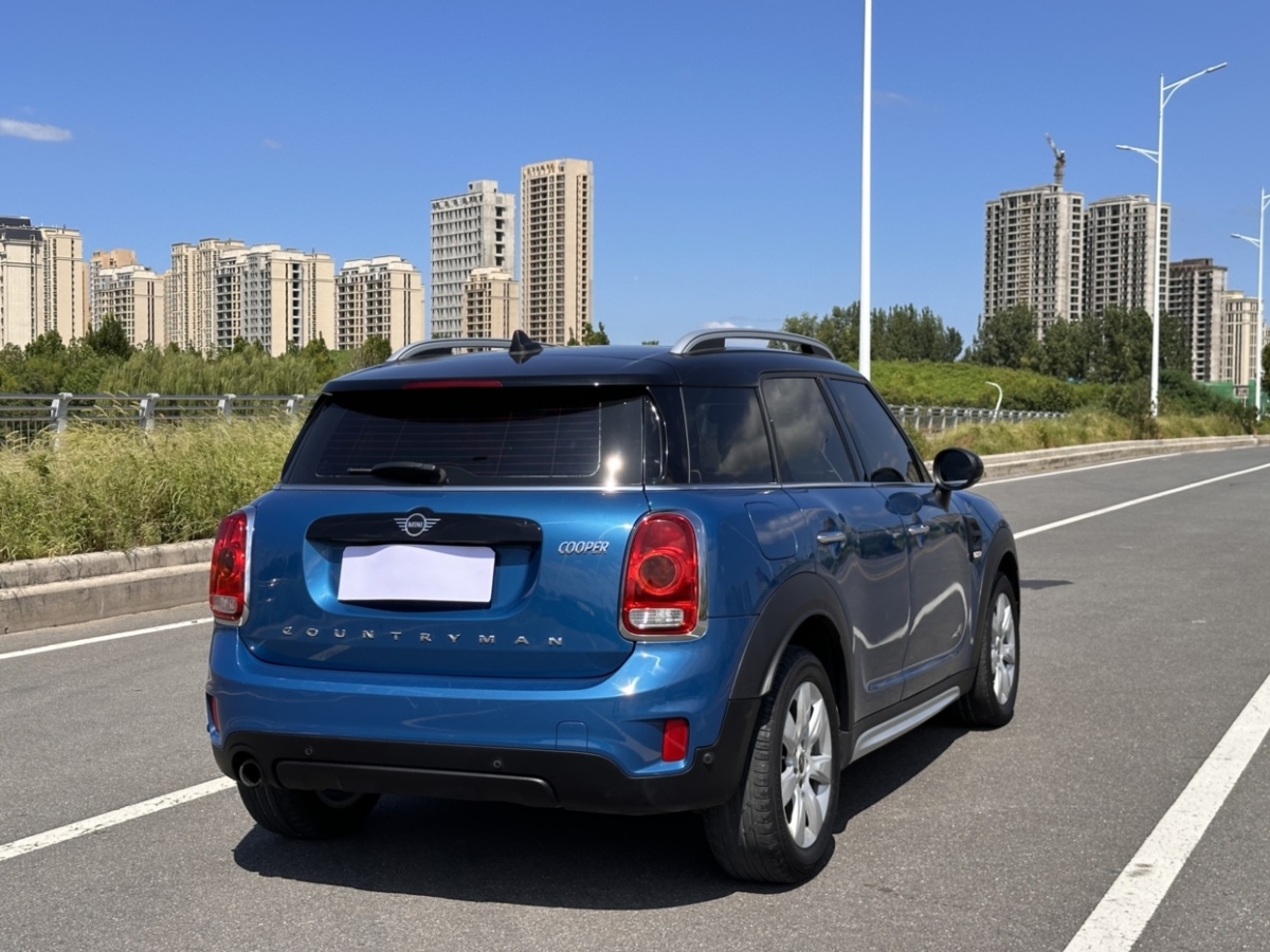 MINI COUNTRYMAN  2019款 1.5T COOPER ALL4 經(jīng)典派周末旅行版圖片