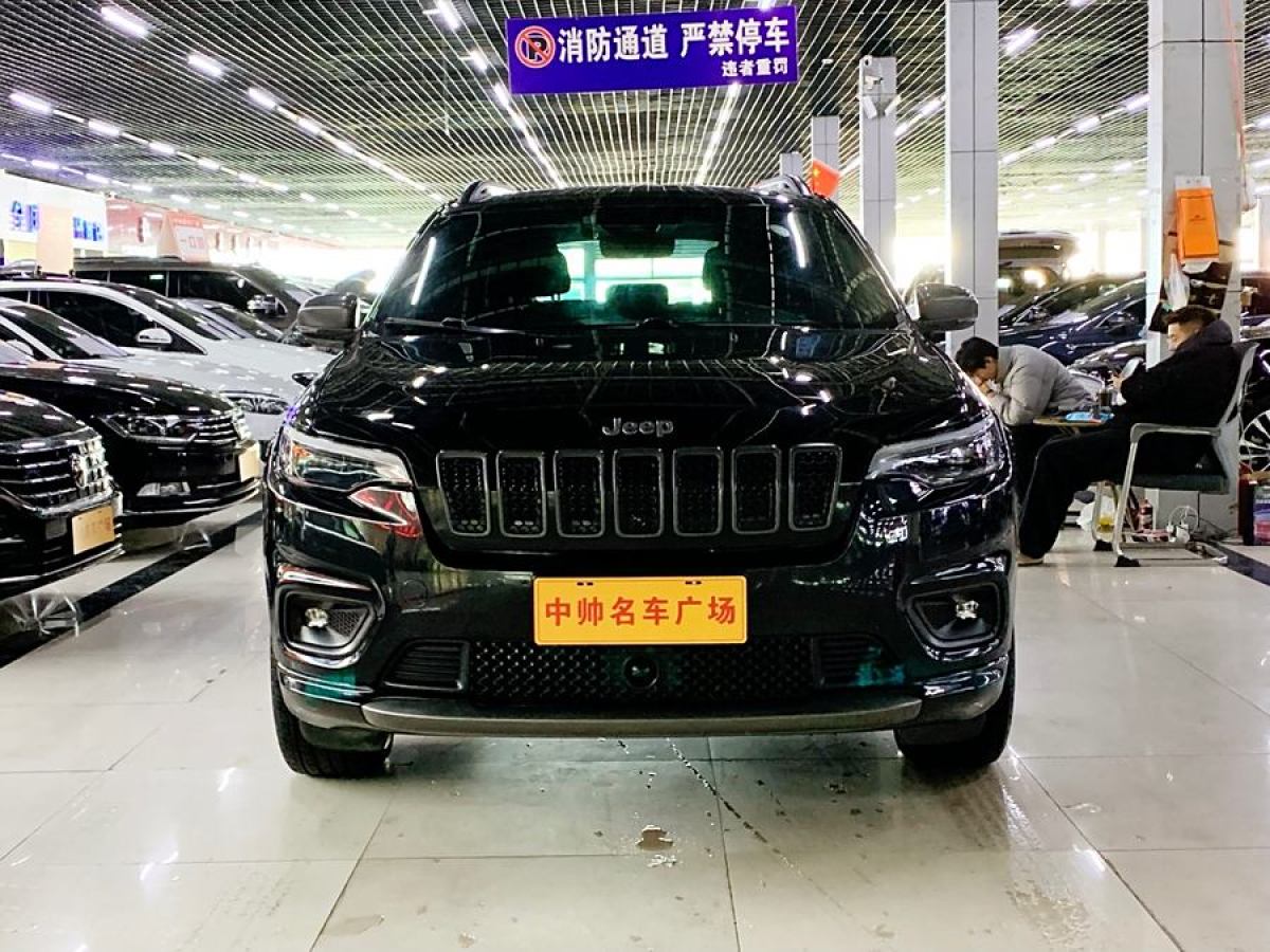 Jeep 自由光  2021款 2.0T 四驅(qū)80周年紀(jì)念版圖片