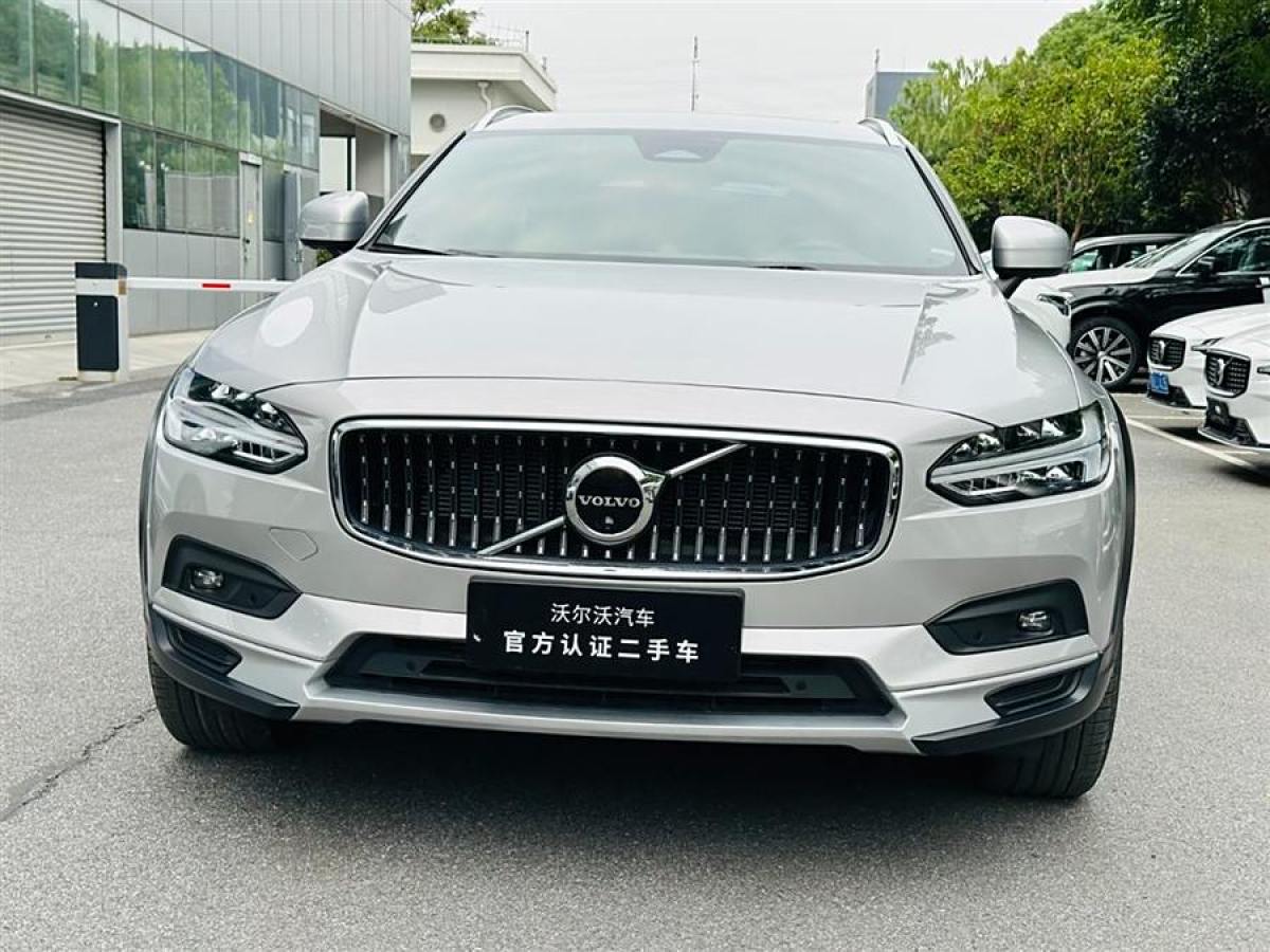 2023年8月沃爾沃 V90  2023款 Cross Country B5 AWD 智尊版