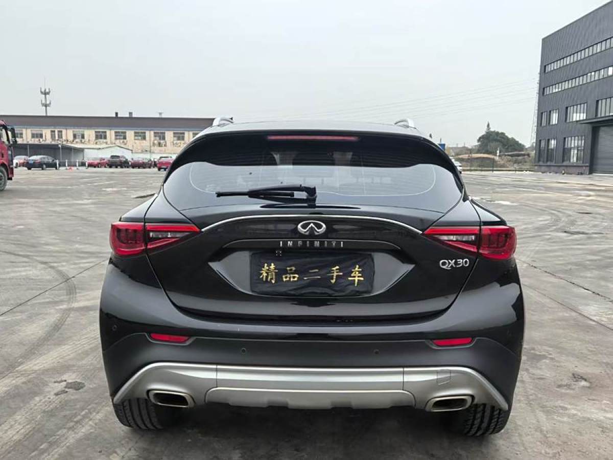 英菲尼迪 QX30  2018款 1.6T 兩驅(qū)運動版圖片