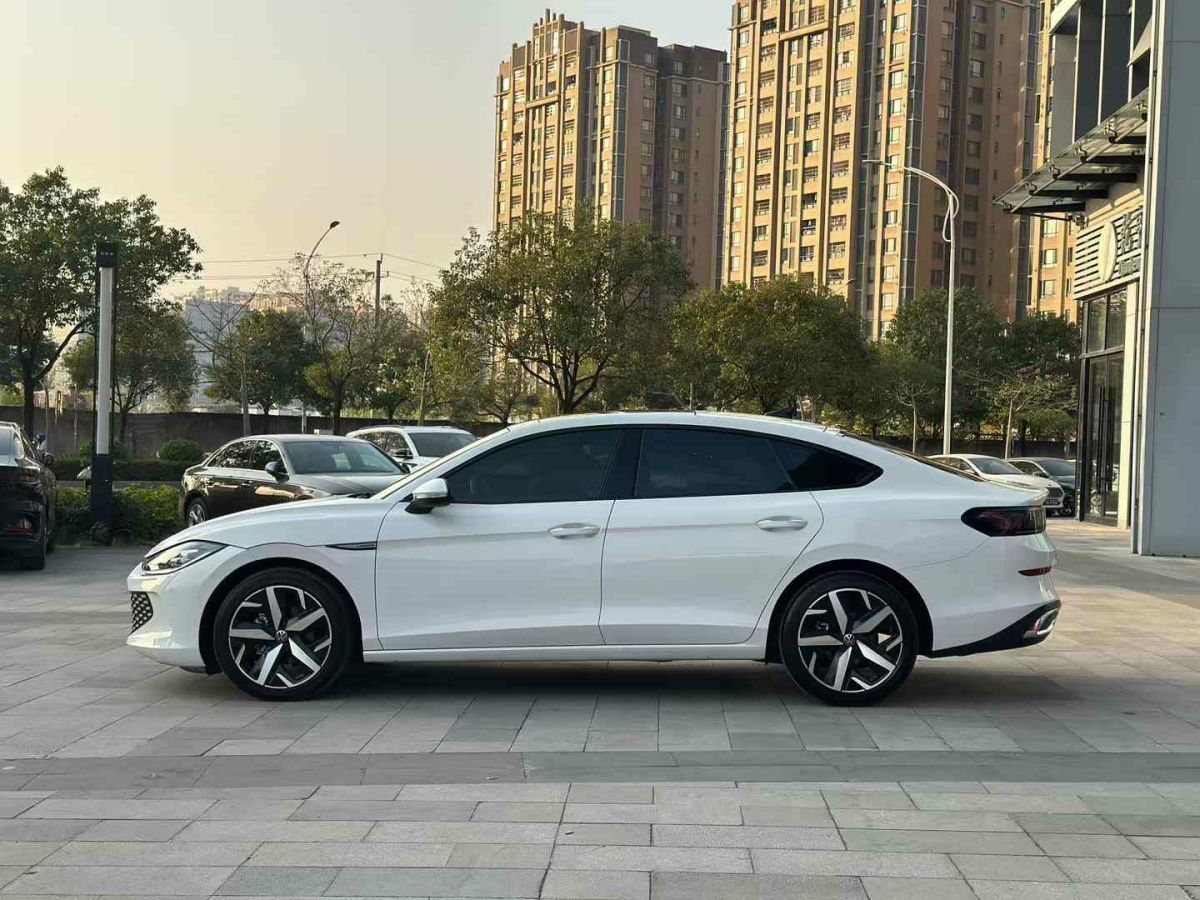 大眾 一汽-大眾CC  2023款 330TSI 炫目版圖片