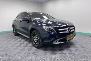 奔馳GLA 奔馳 GLA 220 4MATIC 時(shí)尚型